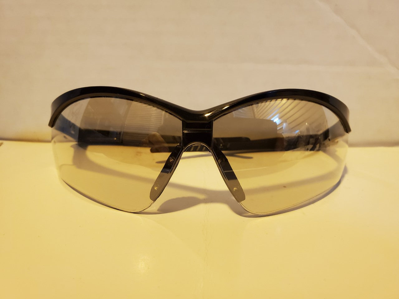 SAFETY GLASSES INDOOR /OUTDOOR LENS