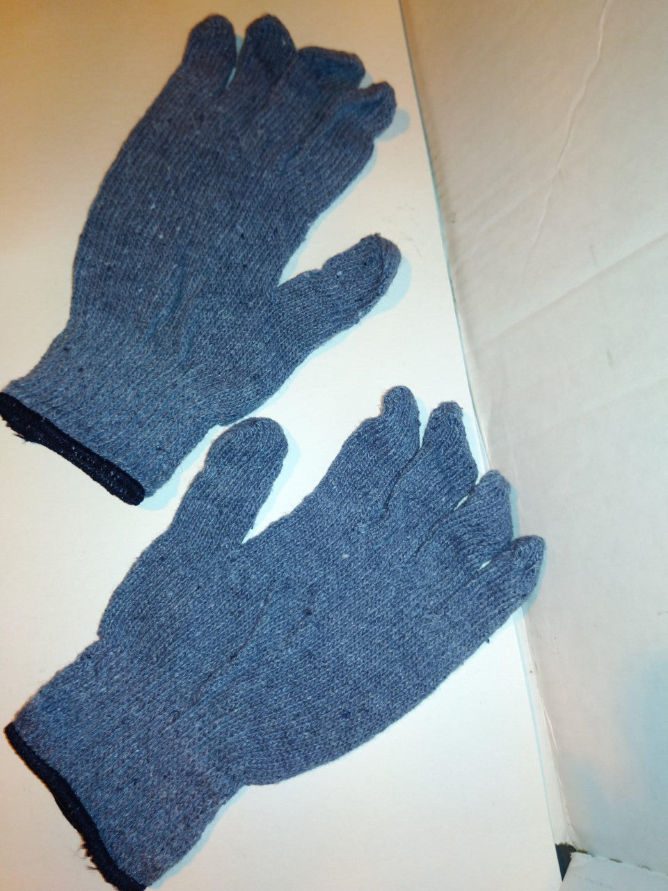 Gray String Kit Gloves Dz Pair